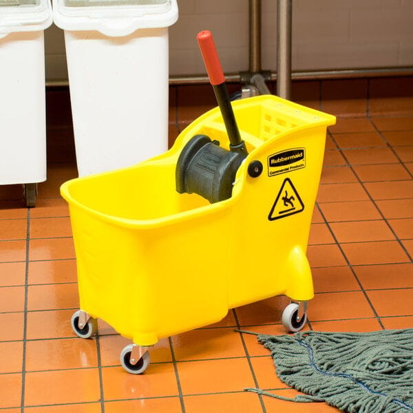 Rubbermaid 31-Qt Tandem Mop Bucket Combo Yellow