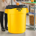 Rubbermaid BRUTE 44-Gallon Vented Container Yellow